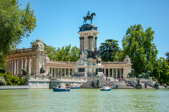 Parque del Retiro on a sunny day
