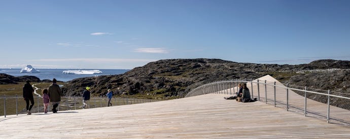 The undulating roof that's also a promenade