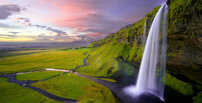 Turn your workspace into a scene from a National Geographic shoot