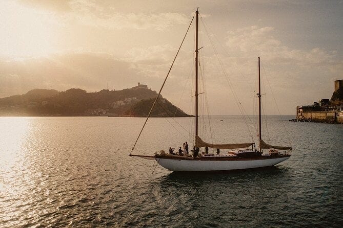 Sunset cruise in San Sebastian
