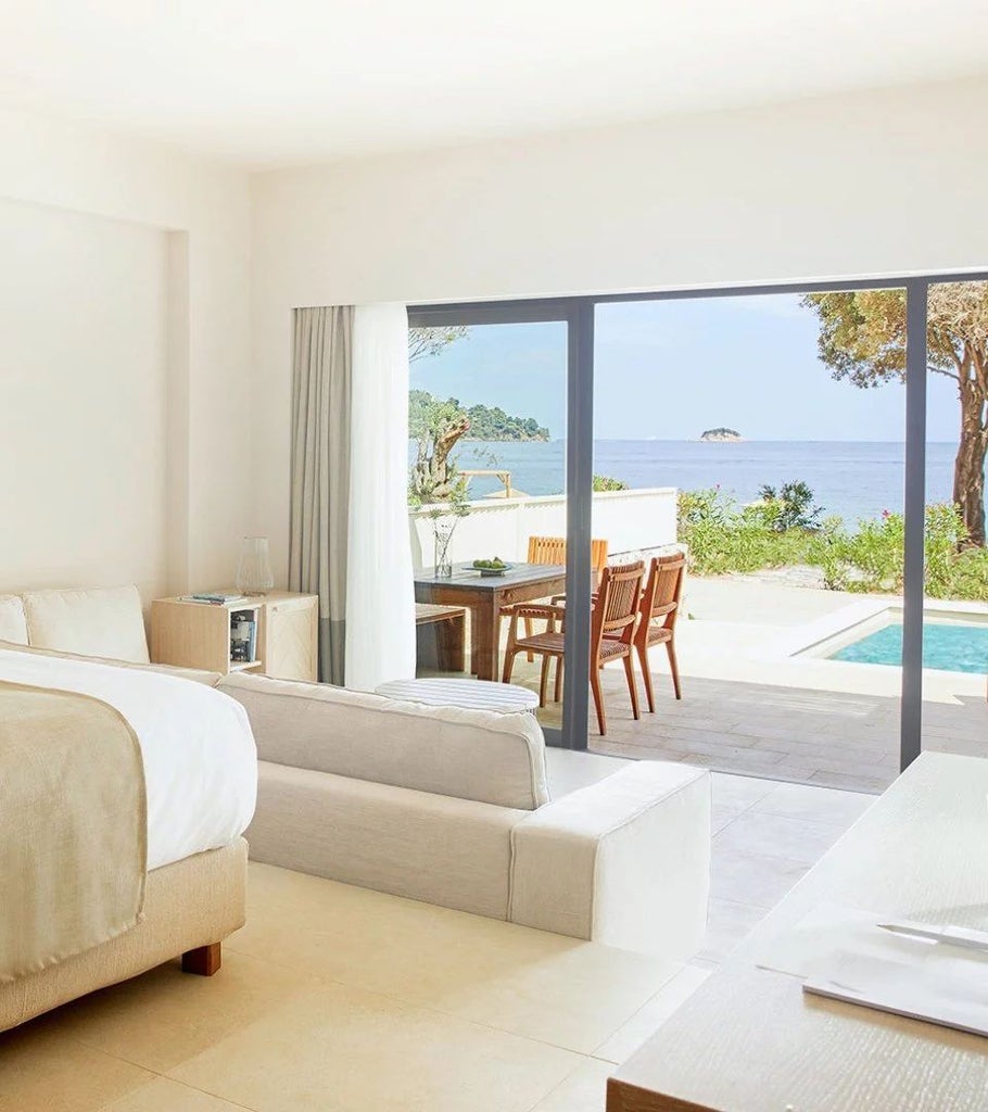 ELIVI Skiathos - Beachfront Junior Suites - Hotel Room in Greece