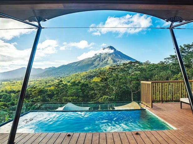 Infinity pool and picture-perfect views
