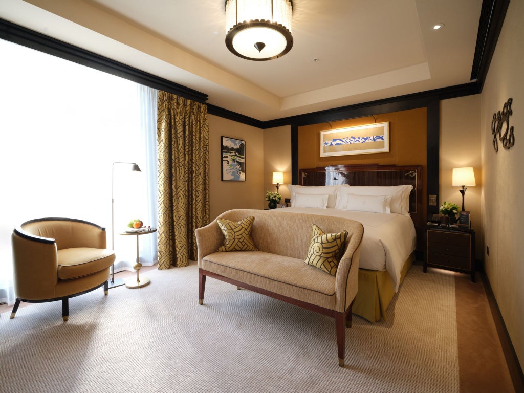 Elegant Premier Studio at Beaumont Mayfair with plush king bed, contemporary furnishings, soft neutral tones, and refined city-inspired luxury design