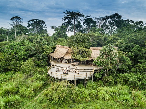 Lango Camp perched above the swampy baï