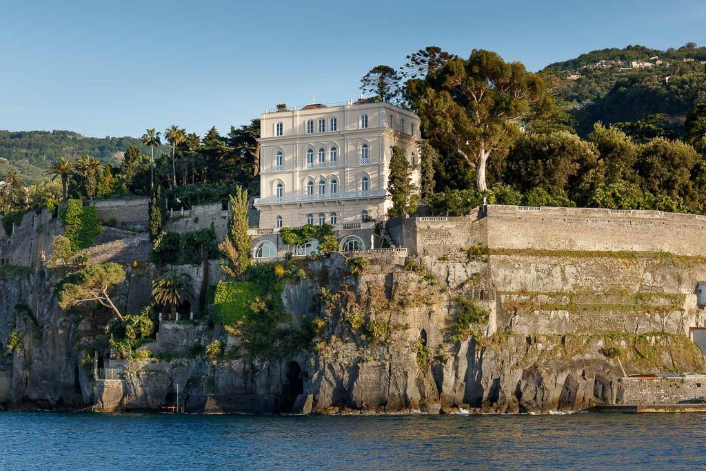 A Timeless & Romantic Wedding at Villa Astor