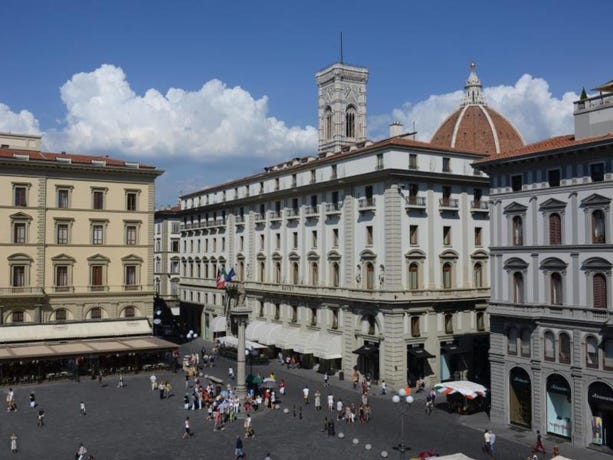 Hotel Savoy in Piazza della Repubblica
