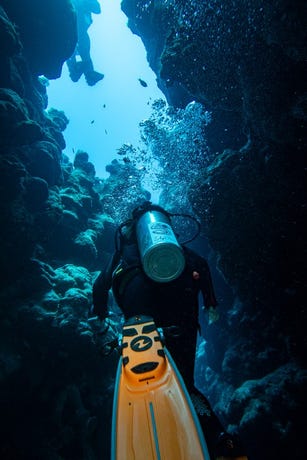 Escaping into the depths of the Blue Hole