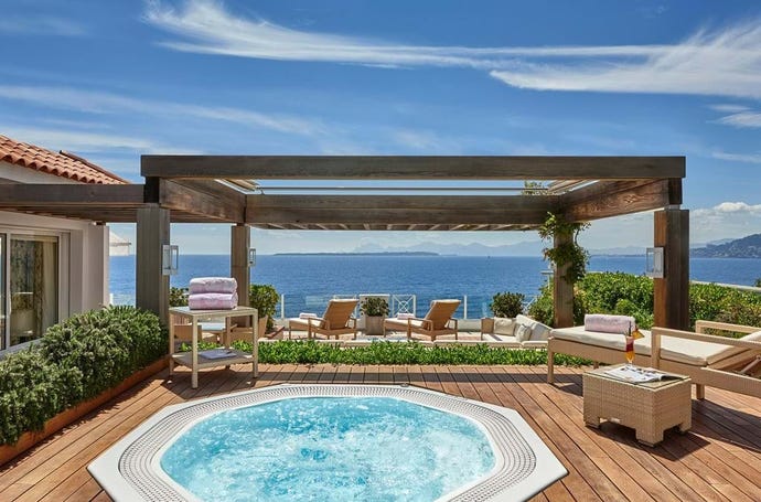 Suite with private jacuzzi overlooking the Mediterranean Sea at Cap-Eden-Roc