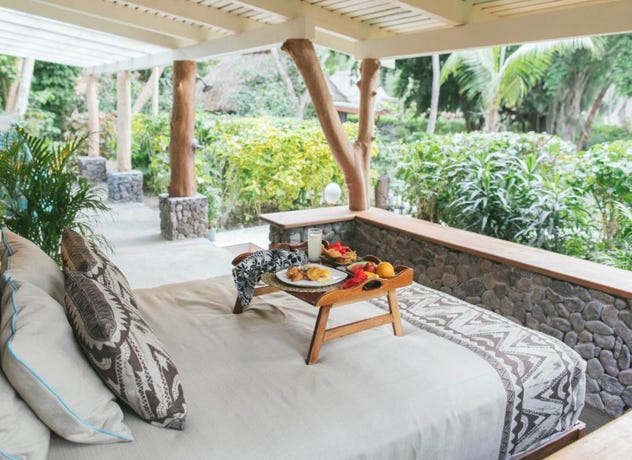 Private veranda with daybed
