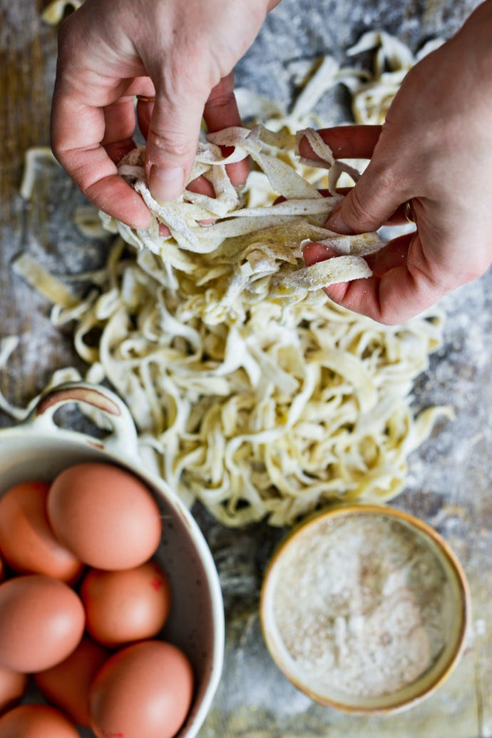 Use your hands in an interactive cooking class
