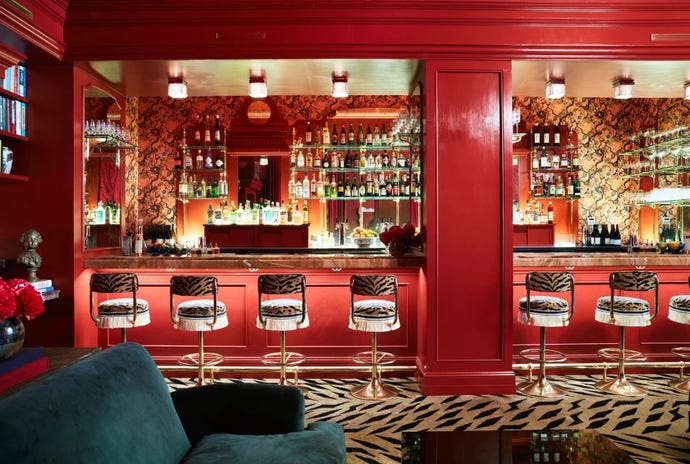 Enjoy a nightcap at Bar Métier
