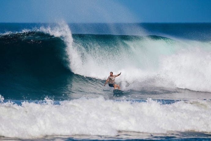 @oloalaia making the most of a big swell day in Nosara