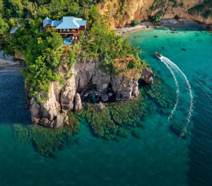 The spectacular beaches of Secret Bay