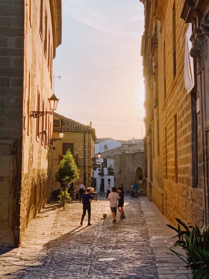 The town of Baeza is sometimes called Úbeda’s little sister, but it’s just as bold and beautiful