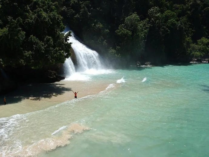 Kitikiti Waterfall
