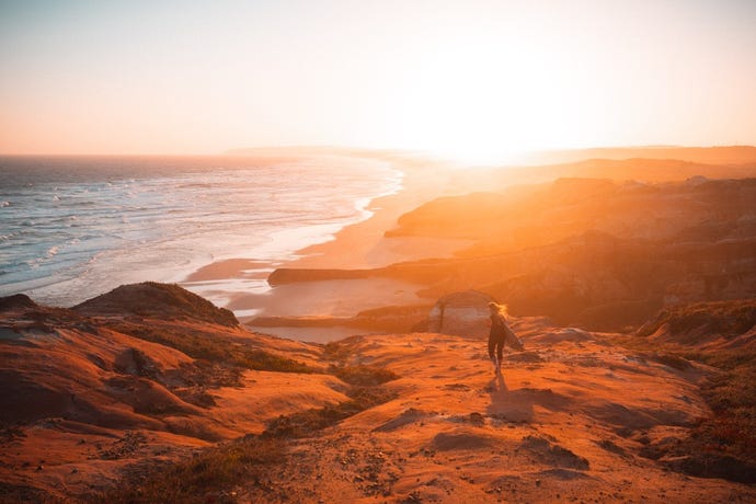 The whole coastline features dramatic cliffs with surf breaks lined up one after the other. Our favorite: Almagreira, an easy 10 minutes walk from the lodge @ barefootahoi