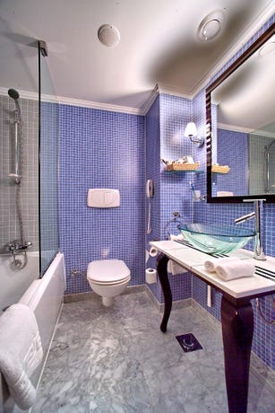 Suite Bathroom
