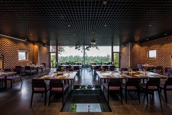 Dining in the restaurant gives the feeling of being above the treetops.