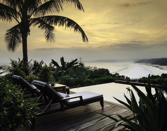 Sweeping sea views over your pool
