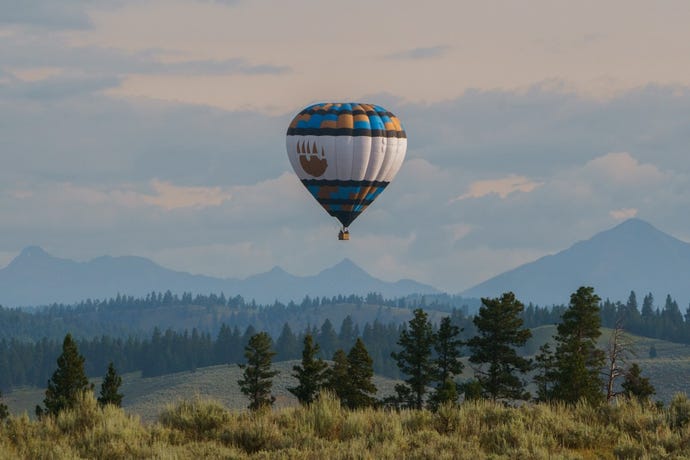 Admire the landscape with a bird's eye view