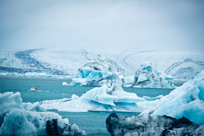 The glacial lagoon at Jökulsárlón