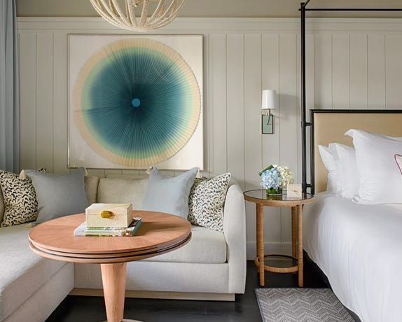 Luxurious guest rooms
