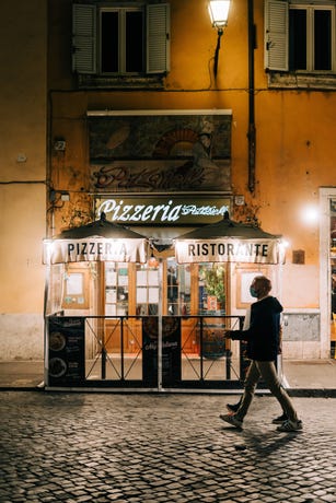 Say "ti amo" with pizza