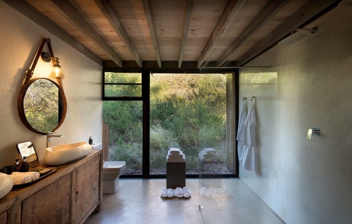 A luxurious bathroom in the treehouse