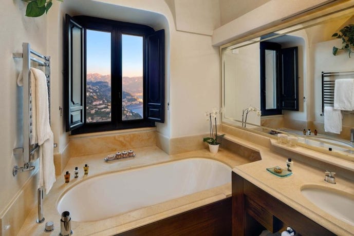 Incredible bath tub views
