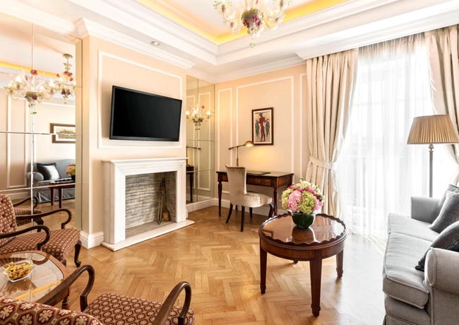 Grand Acropolis Suite
