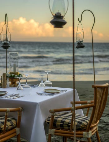 Dining by the sea
