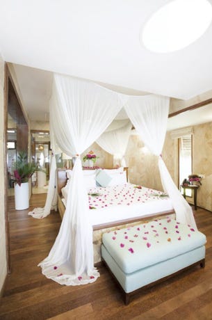 Seafront Luxury Villa bedroom
