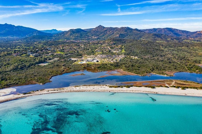 Spend your time between the wonderful amenities of the hotel and the stunning Costa Smeralda
