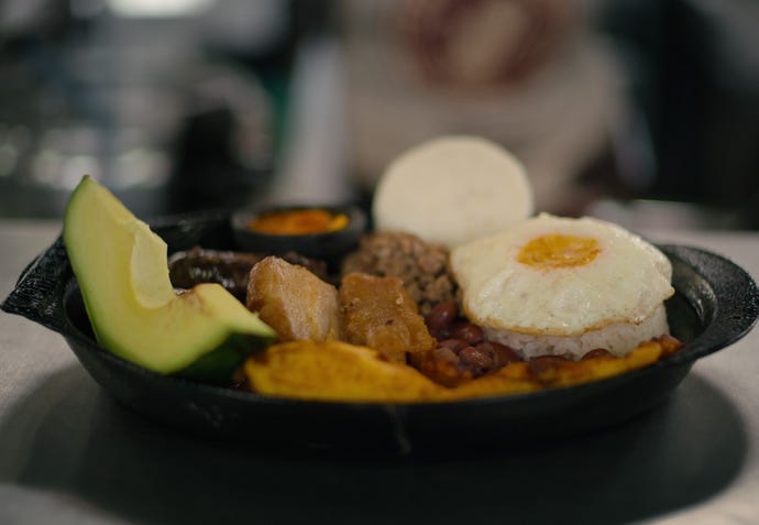 A classic bandeja paisa