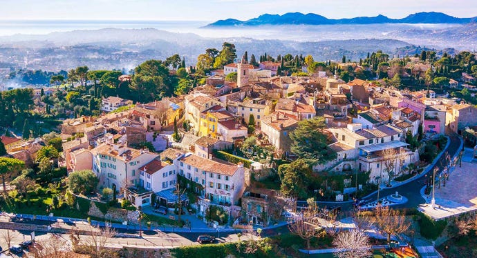 Mougins
